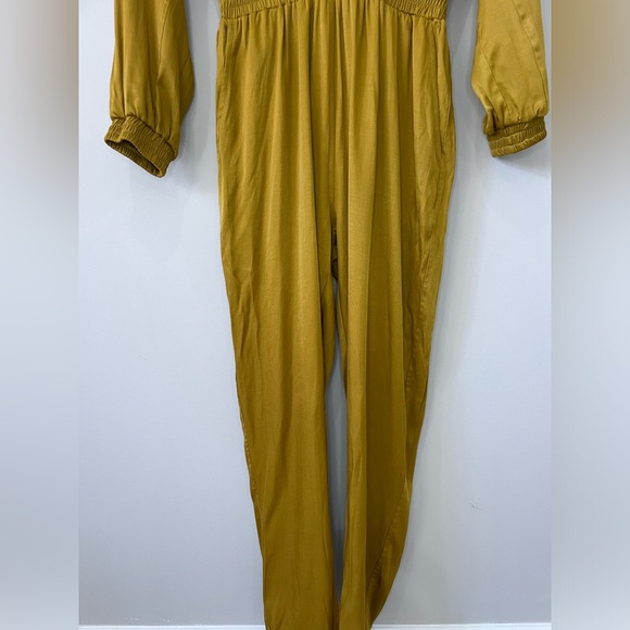 Lynne satin V neck boiler jumpsuit medium - Picture 5 of 14